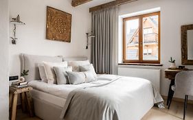 Apartament Malinowa